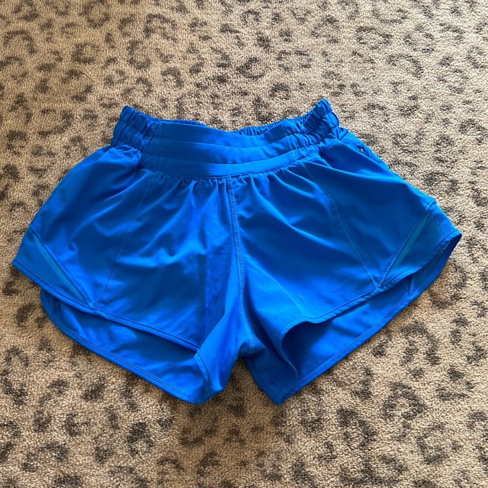 Lululemon Hotty Hot Low-Rise Lined Short 2.5”